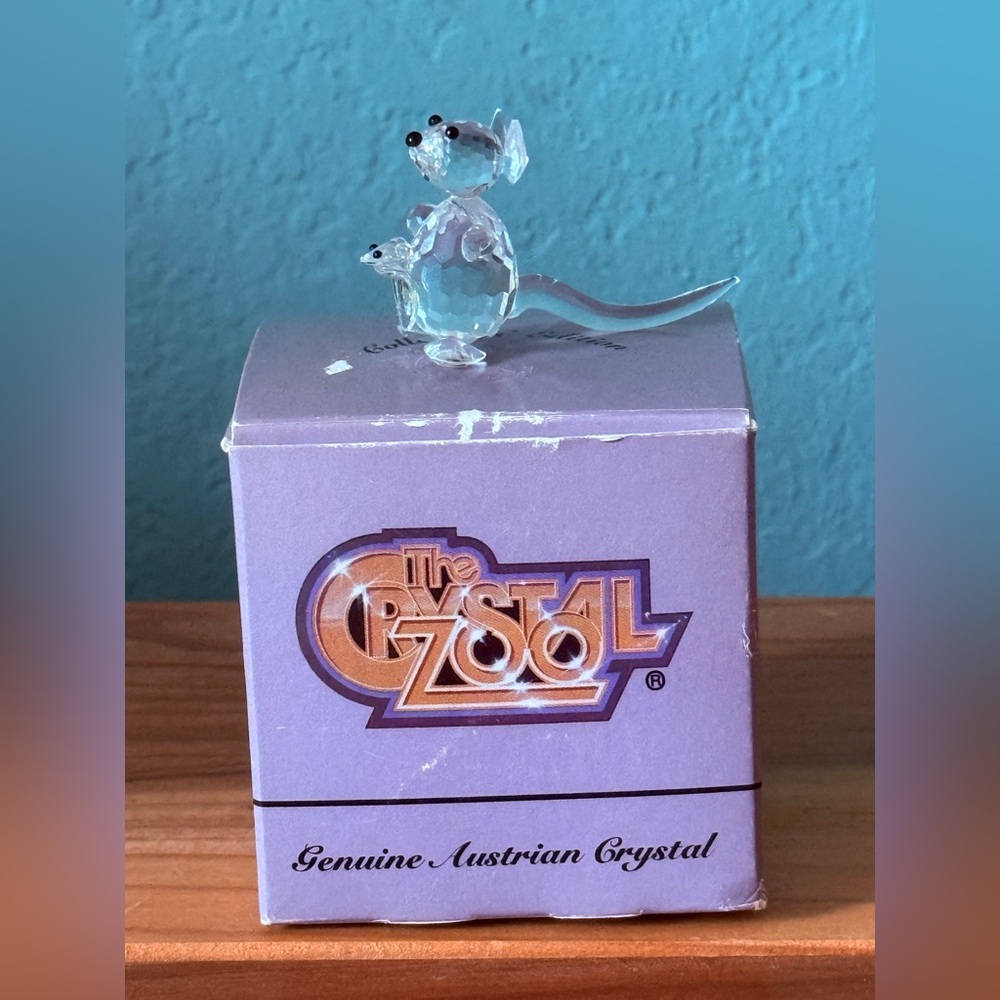 The Crystal Zoo Austrian Crystal Kangaroo with Baby – 1982 Figurine
